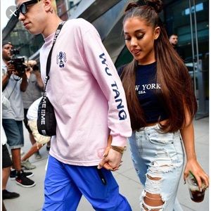 Ariana Grande super shred Carmar Jeans